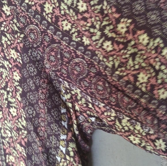 Floral Print V-Neck Women's Blouse in Brown and Cream - Picture 12 of 13